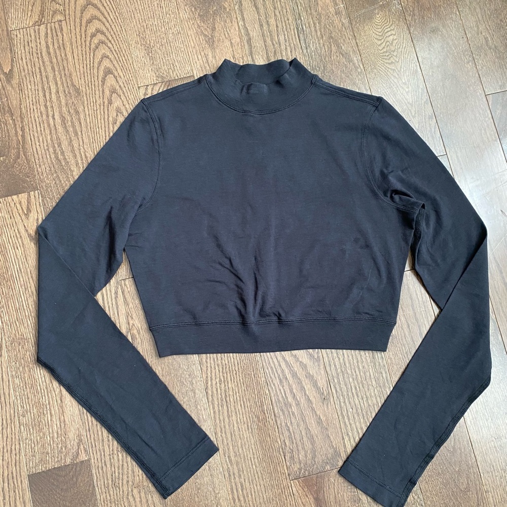 lululemon athletica Black Crop Top